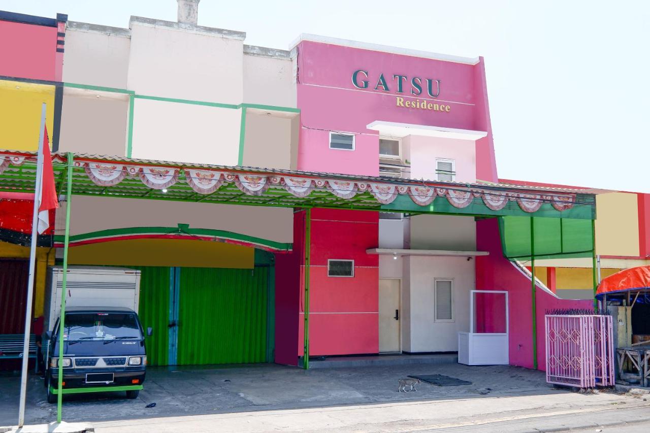 Oyo 1815 Gatsu Residence Semarang Esterno foto